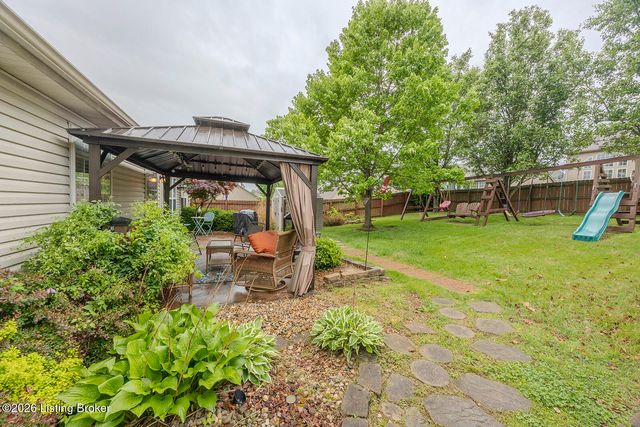 8506 Hunting Stock Pl, Louisville, KY 40291