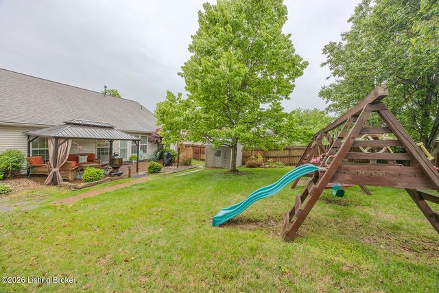 8506 Hunting Stock Pl, Louisville, KY 40291