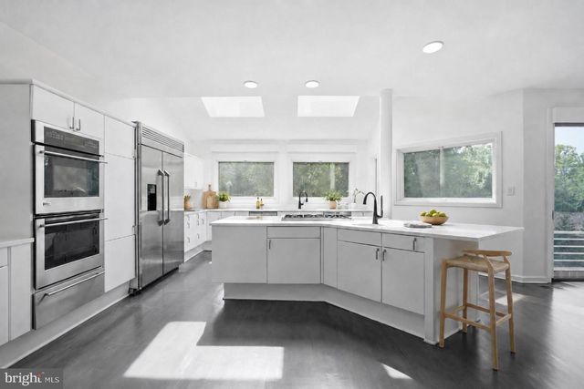 7545 POTOMAC FALL RD, Mclean, VA 22102