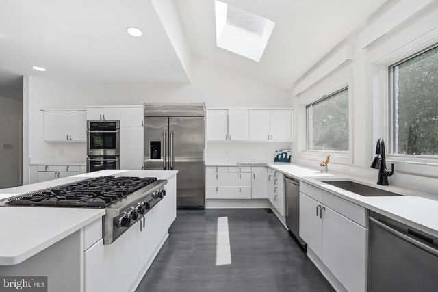 7545 POTOMAC FALL RD, Mclean, VA 22102