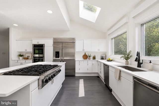 7545 POTOMAC FALL RD, Mclean, VA 22102
