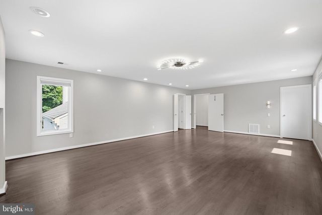 7545 POTOMAC FALL RD, Mclean, VA 22102