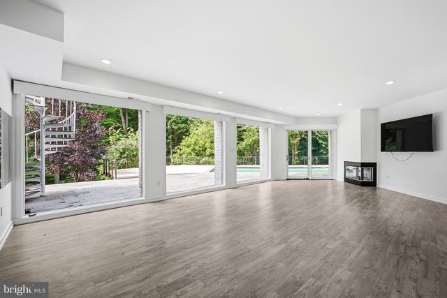7545 POTOMAC FALL RD, Mclean, VA 22102