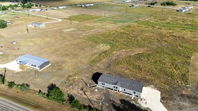 2479 FM 1332, Jourdanton, TX 78026