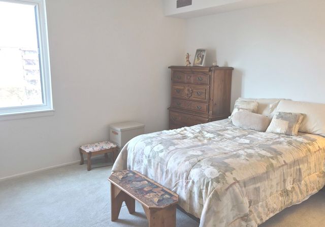 850 Wellington Avenue 403, Elk Grove Village, IL 60007