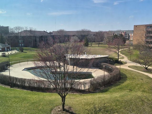 850 Wellington Avenue 403, Elk Grove Village, IL 60007