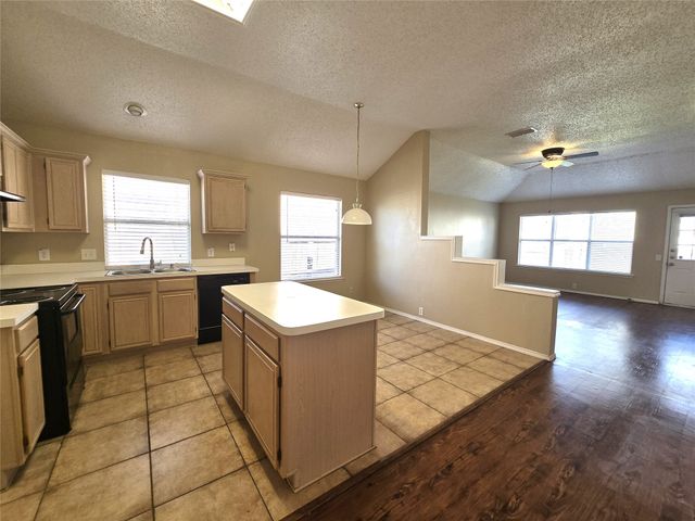 8329 Derby Lane, Fort Worth, TX 76123