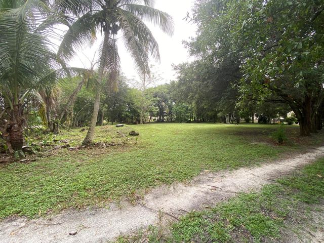 8090 Dillman Road, West Palm Beach, FL 33411