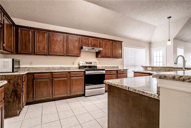 206 Meredith Court, Irving, TX 75063