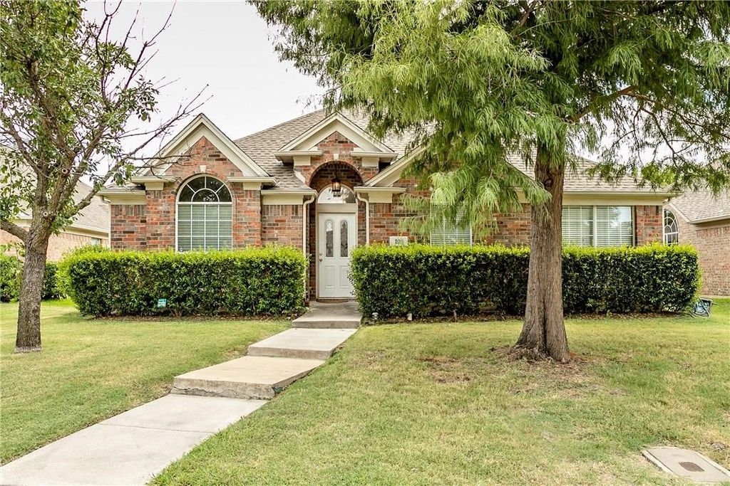206 Meredith Court, Irving, TX 75063