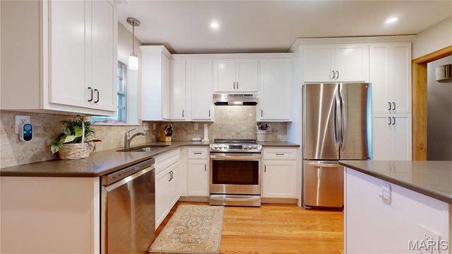 9334 Litzsinger Road, Rock Hill, MO 63144