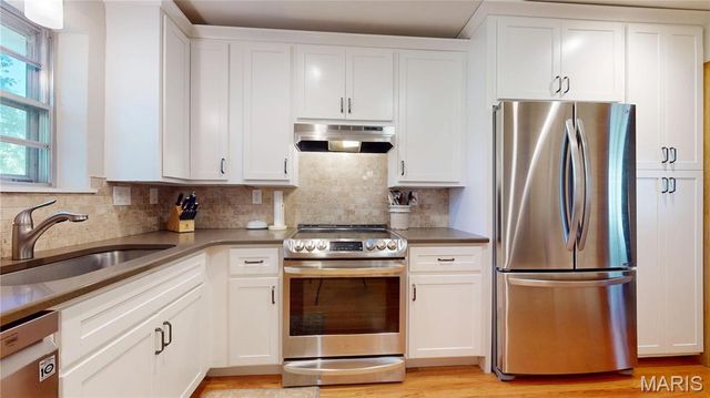 9334 Litzsinger Road, Rock Hill, MO 63144