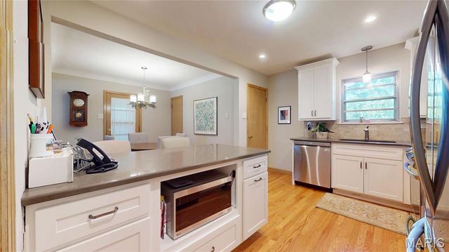 9334 Litzsinger Road, Rock Hill, MO 63144