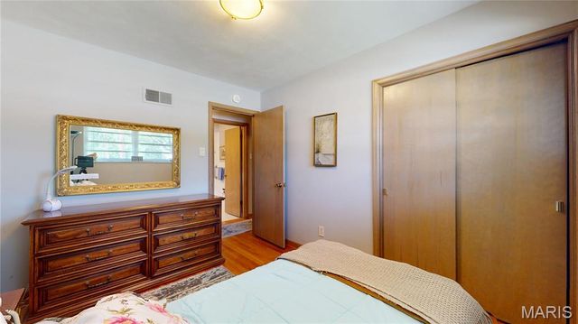 9334 Litzsinger Road, Rock Hill, MO 63144