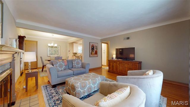9334 Litzsinger Road, Rock Hill, MO 63144