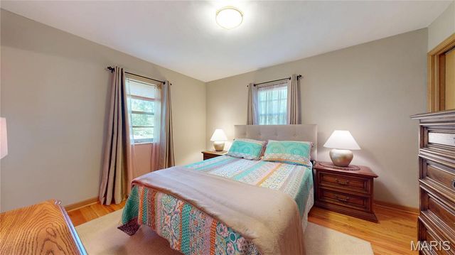 9334 Litzsinger Road, Rock Hill, MO 63144