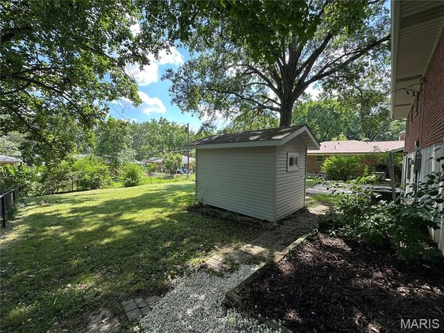 9334 Litzsinger Road, Rock Hill, MO 63144