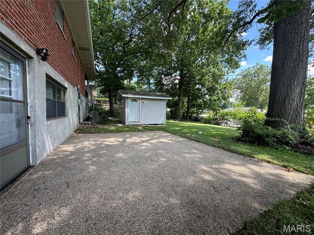 9334 Litzsinger Road, Rock Hill, MO 63144