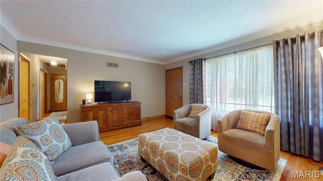 9334 Litzsinger Road, Rock Hill, MO 63144