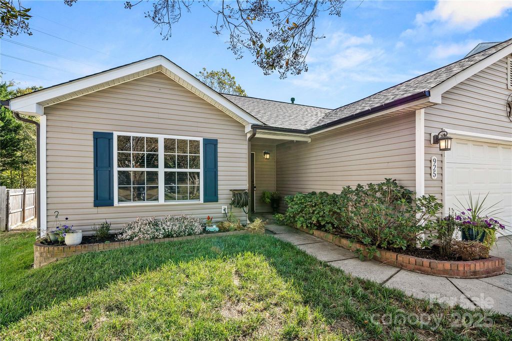925 Anchor Way NE, Kannapolis, NC 28083