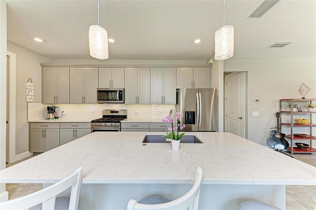 7575 SUMMERLAND COVE, Lakewood Ranch, FL 34202