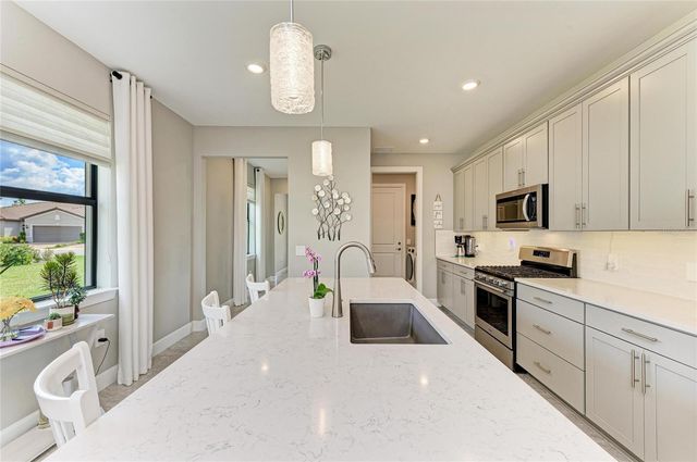 7575 SUMMERLAND COVE, Lakewood Ranch, FL 34202