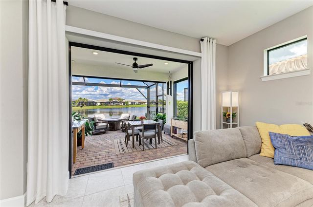 7575 SUMMERLAND COVE, Lakewood Ranch, FL 34202