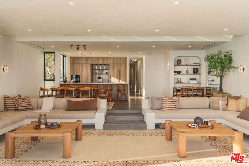 Image 5 of property listing at 22826 Pacific Coast Highway, Malibu, CA 90265