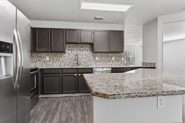 1009 Emmet, Schertz, TX 78154