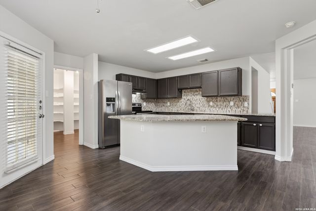 1009 Emmet, Schertz, TX 78154