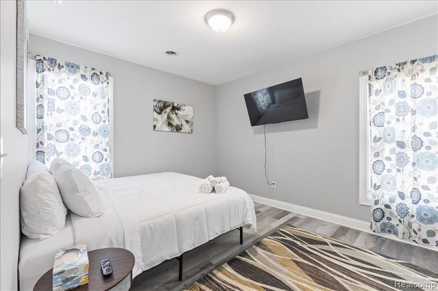 885 Clairmount Street, Detroit, MI 48202