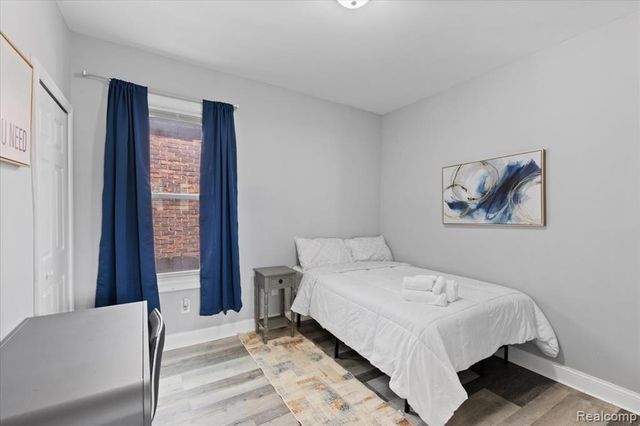 885 Clairmount Street, Detroit, MI 48202