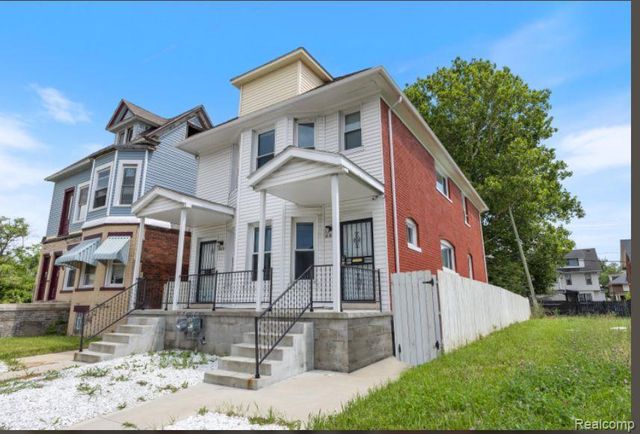 885 Clairmount Street, Detroit, MI 48202