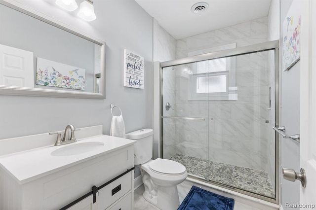 885 Clairmount Street, Detroit, MI 48202