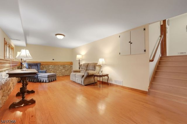15 Stephen Ave, Lincoln Park Boro, NJ 07035