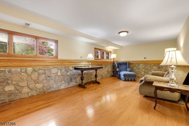15 Stephen Ave, Lincoln Park Boro, NJ 07035