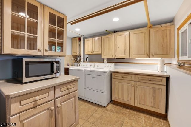 15 Stephen Ave, Lincoln Park Boro, NJ 07035