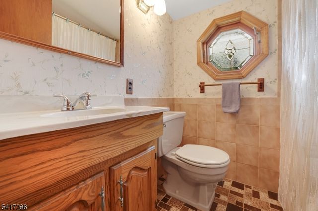 15 Stephen Ave, Lincoln Park Boro, NJ 07035