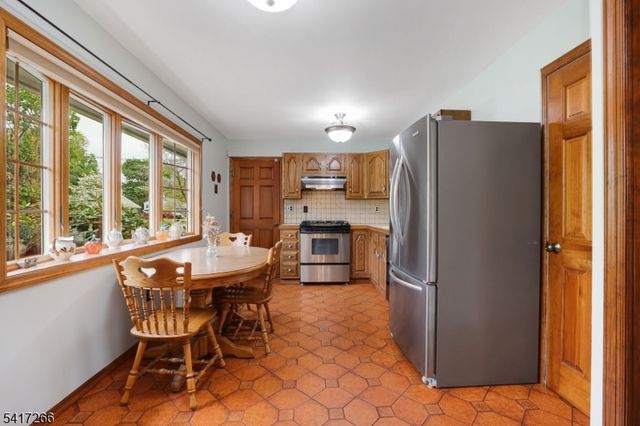 15 Stephen Ave, Lincoln Park Boro, NJ 07035