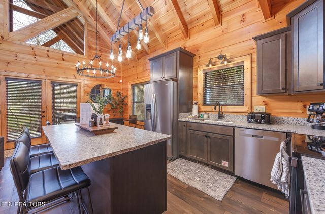 2673 Cedar Falls Way, Sevierville, TN 37862