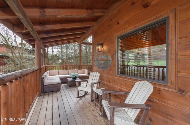 2673 Cedar Falls Way, Sevierville, TN 37862