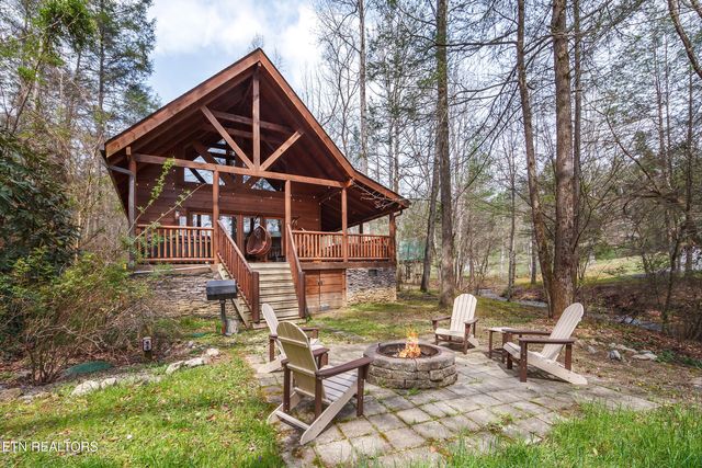 2673 Cedar Falls Way, Sevierville, TN 37862