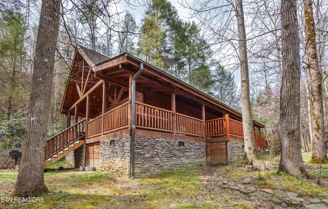 2673 Cedar Falls Way, Sevierville, TN 37862