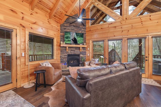 2673 Cedar Falls Way, Sevierville, TN 37862