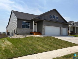 2201 E Alexa St Street, Brandon, SD 57005