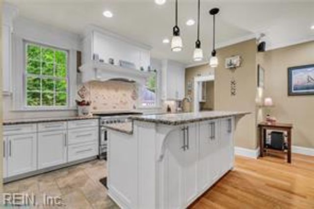 7563 South Shore DR, Gloucester, VA 23061