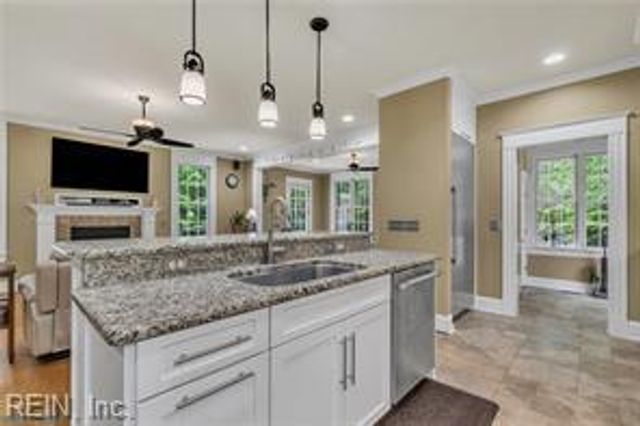 7563 South Shore DR, Gloucester, VA 23061