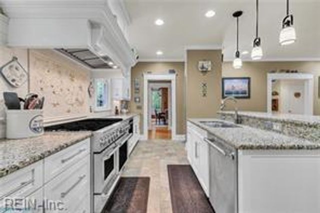 7563 South Shore DR, Gloucester, VA 23061