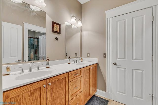 7563 South Shore DR, Gloucester, VA 23061