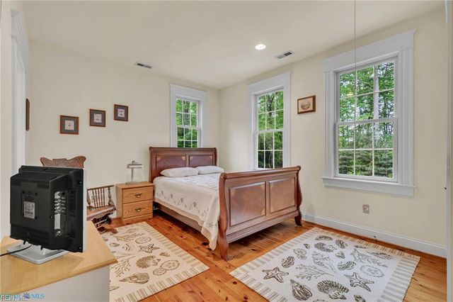 7563 South Shore DR, Gloucester, VA 23061